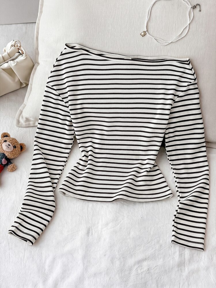 SHEIN Teen Girls Colorblock Striped Cold Shoulder Long Sleeve T-Shirt, Autumn Girl's Clothing, Winter Girl's Clothing, Apricot Striped Girl's Top, Casual Outing Top, Striped Cold Shoulder Top, Girl's Casual Top, Long Sleeve T-Shirt, - Black and White - View 4