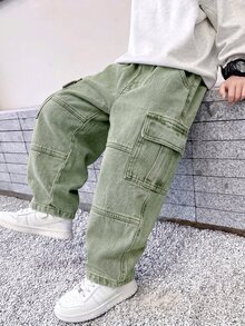 SHEIN Genkimix Kids 男童軍綠色牛仔工裝褲，冬季休閒穿搭，鬆緊腰頭設計附可調抽繩，大口袋，寬鬆直筒版型，適合上學 - 綠色 - 查看 1
