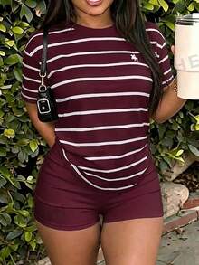 Slaydiva 女款夏季休閒條紋T恤短褲兩件套 - 酒紅色 - 查看 6