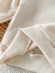 SHEIN 新生兒秋季風格3件套服裝組合，94%棉熊刺繡衛衣、羅紋長褲與針織帽，柔軟透氣冬季衣物 - 卡其色 - 查看 6