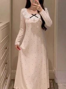 DAZY 波點滿版印花荷葉領女款睡裙 - 米色 - 查看 5