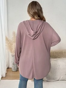 SHEIN CURVE+ بلوزة رياضية للنساء بمقاس كبير بلون موحد مع بطانية رأس وحبل شد وحافة غير متماثلة، خريف/شتاء - وردي مغبر - مشاهدة 2