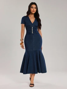 Rivivi Women's V-Neck Short Sleeve Fitted Elegant Denim Dress With Fishtail Hem - Blue - View 6