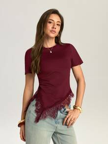 Camiseta ajustada elegante negra para mujer, blusas casuales de manga corta para verano con cintura ceñida, dobladillo asimétrico y ribete de encaje para vacaciones - Multicolor 4 - Ver 4