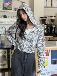 K-Vae Women's Grey Leopard Print Hooded Short Jacket, Slim Fit Flattering Sweatshirt - Multicolor - View 1