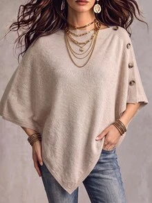 LUMIGAL بونشو محبوك بلون شاي الحليب الناعم، مع ياقة قارب وتفاصيل أزرار جانبية. يضيف انسيابه المريح ولونه الدافئ سحرًا راقيًا وعفويًا إلى الإطلالات اليومية. - متعدد الألوان - مشاهدة 5