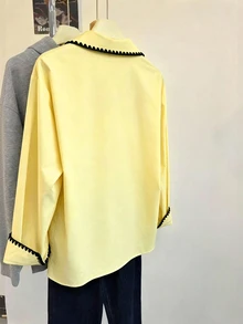 Everyssa 女款花卉飾邊長袖單排扣工裝口袋休閒襯衫 - 黃色 - 查看 2