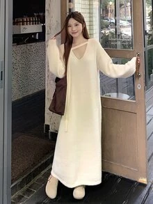 DAZY Autumn Winter V-Neck Long Sleeve Loose Fit Cream White Sweet Slouchy Women's Sweater Dress - White - View 3