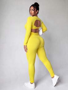 SHEIN Velisys Set Pakaian Olahraga Slayform Wanita Ukuran Plus Warna Polos dengan Atasan Crop dan Legging Belakang Terbuka - Kuning - View 4