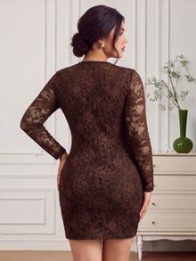 EastFlair Gaun Elegan Pas Badan Berbahan Renda untuk Wanita Ukuran Besar dengan Desain Kancing Katak - Coffee Brown - View 4