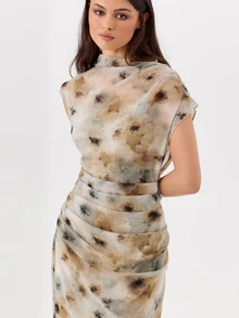 KÆRIA Hus Gaun Lengan Pendek dengan Lipatan di Pinggang - Chiffon Lembut - Motif Bunga Abstrak - MultiWarna - View 4