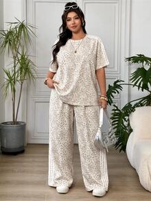 SHEIN EZwear 大尺碼女款豹紋短袖上衣與長褲休閒日常套裝 - 銀色 - 查看 3