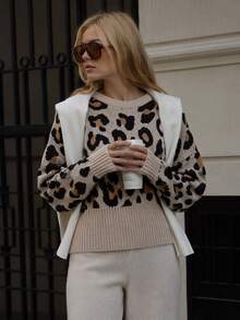 Trelyra Woman Leopard Jacquard Print Detailed Cozy Soft Oversize Sweater - Brown - View 3
