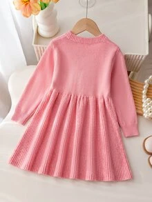 SHEIN Vintaside Kids 女童針織毛衣洋裝，幼兒秋冬新款，可愛活潑，展現充滿活力偶像風個性，面料柔軟舒適，適合秋冬穿著，耐穿耐穿，適用於居家、旅行、玩耍、商務及各種節日派對等場合 - 粉色 - 查看 2