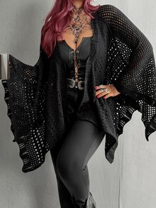 Whyspr Damkofta i plus size, mörk, med urringning, utskurna detaljer och fladdermusärmar, höst - Svart - Visa 5