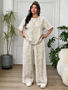 SHEIN EZwear 大尺碼女款豹紋短袖上衣與長褲休閒日常套裝 - 銀色 - 查看 5