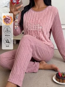 SHEIN طقم بيجامة كاجوال بلون وردي سادة مع تطريز "Eat Sleep Repeat" ولوحة مخملية ونسيج مضلع - وردي - مشاهدة 1