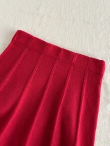 SHEIN 女童休閒時尚可愛紅色針織套裝，包含蝴蝶結麻花針織開襟衫與百褶針織裙，柔軟舒適，適合日常、外出、旅行、度假、居家、托兒等場合，亦適用於秋冬、聖誕節、開學季、派對，春/秋/冬三季百搭服飾 - 酒紅色 - 查看 4