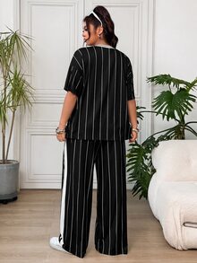 SHEIN EZwear 大尺碼女款字母騎士圖案短袖上衣與長褲休閒日常套裝 - 黑色 - 查看 2