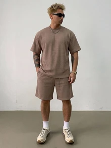 DAZY 春夏針織混色棕色布料短版彈性腰部舒適韓風男士T恤套裝 - 鏽棕色 - 查看 4