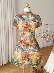 Comfortcana 大尺碼女款斑馬紋拼接蕾絲V領短袖時尚洋裝 - 彩色 - 查看 2