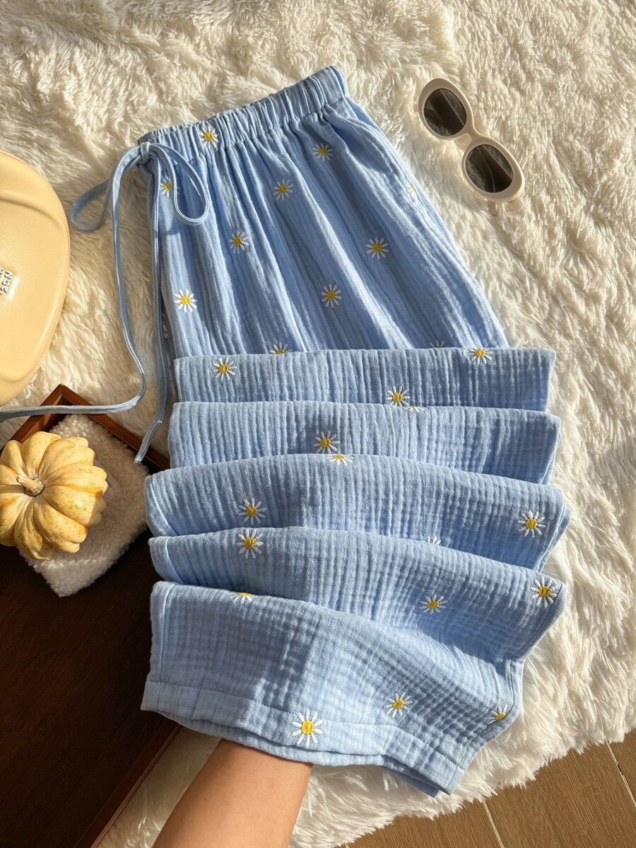 Comfortcana Celana Panjang Wanita Ukuran Besar Musim Semi/Panas dengan Ikat Pinggang Bordir Bunga Daisy - Baby Blue - View 1