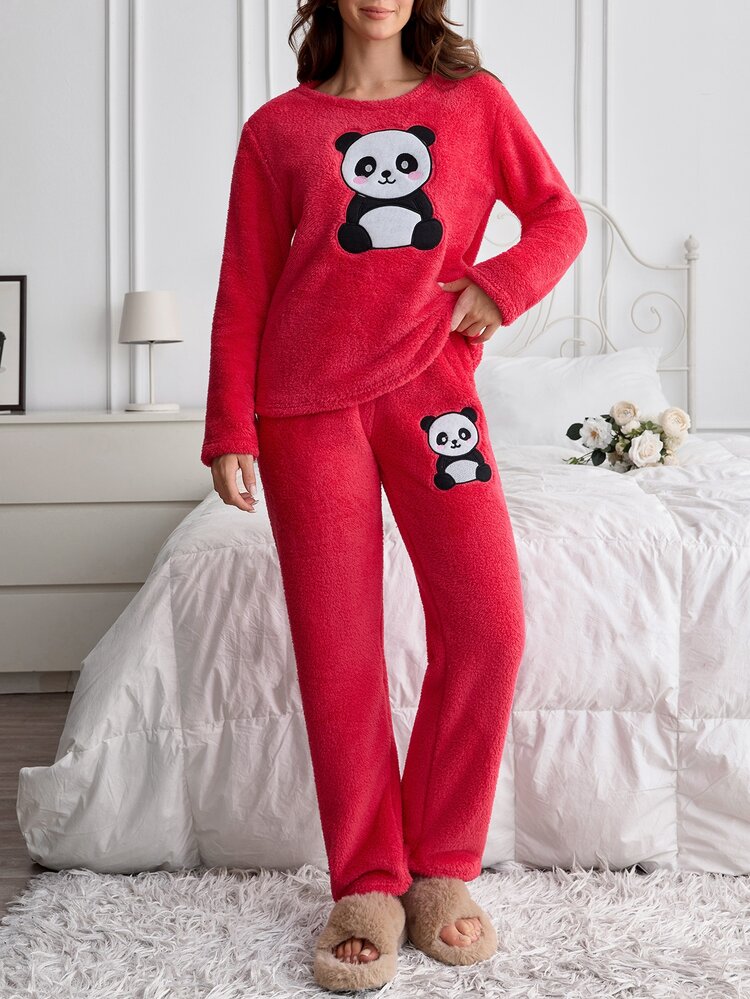 SHEIN Cottnline طقم بيجامة كاجوال مريح من قطعتين للنساء بتصميم باندا لطيف مطرز، توب بدون أكمام من الفرو الناعم وبنطلون بقصة مستقيمة - الأحمر - مشاهدة 3