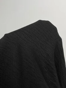 SHEIN Essnce 大尺碼女款秋冬時尚休閒舒適黑色長袖鈕扣襯衫，波浪下擺，秋季上衣，外出穿搭 - 黑色 - 查看 7