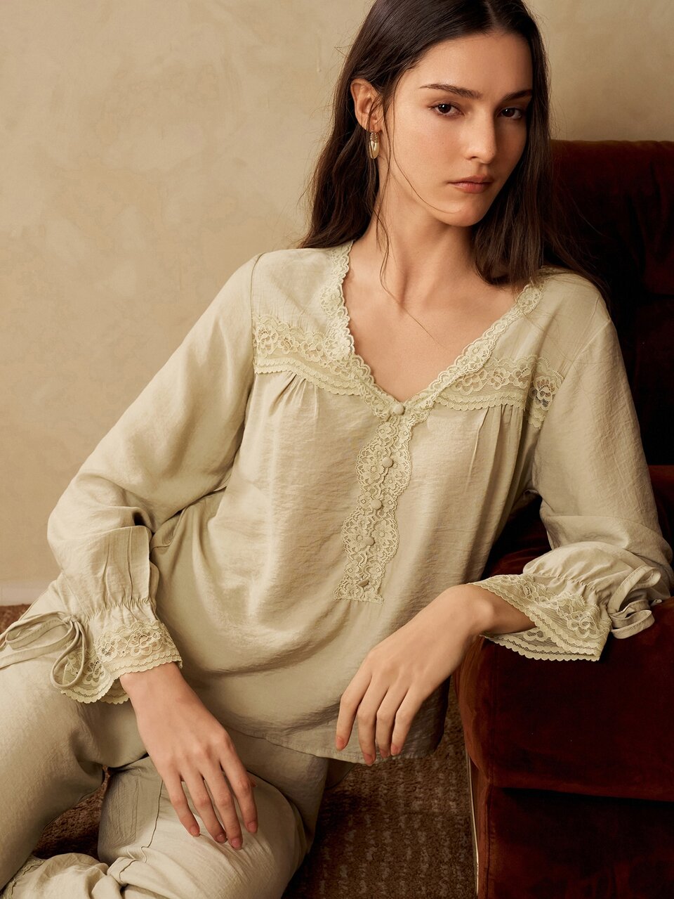 MOTF WOMEN'S SOLID COLOR CONTRAST LACE PAJAMA SET