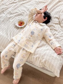 1件隨機款男童幼兒翻領長袖上衣與長褲套裝，馬卡龍色系卡通圖案印花，柔軟克ريب面料，休閒舒適秋冬睡衣 - 彩色 - 查看 4