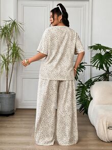 SHEIN EZwear 大尺碼女款豹紋短袖上衣與長褲休閒日常套裝 - 銀色 - 查看 2