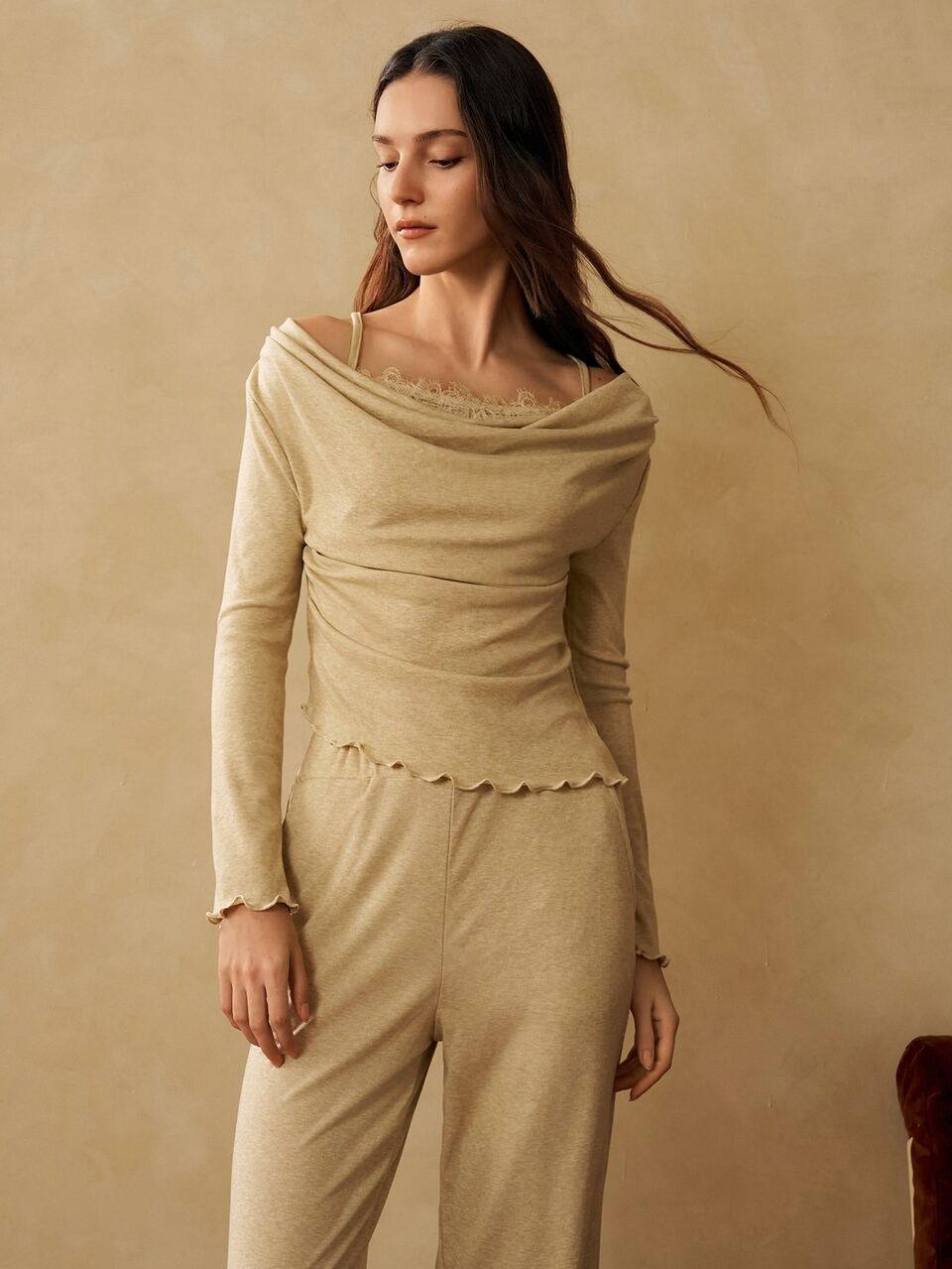 MOTF WOMEN'S SOLID COLOR DRAPED NECK CUT-OUT RUCHED FITTED TOP AND LONG PANTS PAJAMA SET