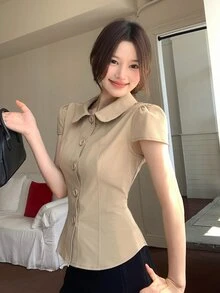 DAZY 女款純色花瓣袖單排扣休閒襯衫 - 卡其色 - 查看 2