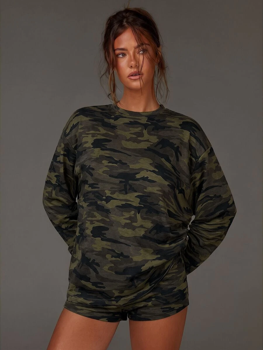 Athîral 女款迷彩印花長袖T恤與短褲休閒兩件套 - 軍綠色 - 查看 1