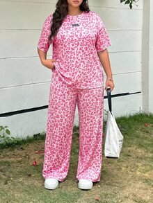 SHEIN EZwear 豹紋大尺碼女款字母圖案牛仔T恤與長褲休閒兩件套 - 淺粉色 - 查看 4