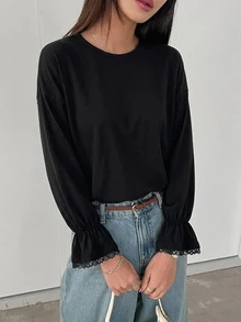 DAZY 女款夏季圓領短袖蕾絲拼接套頭休閒極簡風T恤 - 黑色 - 查看 3