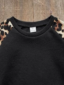 SHEIN 少女豹紋插肩長袖運動衫 西式女童服飾 適合秋冬日常活動、戶外、學校、度假與鄉村穿著 - 彩色 - 查看 6