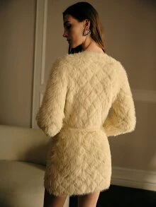 MOTF PREMIUM Sweater kardigan wanita berbahan bulu imitasi cerpelai dengan manik-manik dan bagian depan terbuka, cocok untuk kencan musim gugur/musim dingin. - Krem - View 4