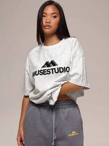 MUSERA 炭灰色圖案Logo細節女款T恤 冬季休閒日常舒適穿搭 酷綠色 - 灰色 - 查看 1