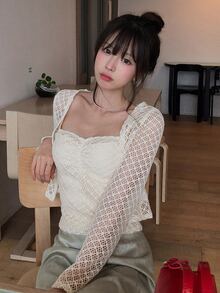 DAZY 女款純色鏤空前開襟上衣與細肩帶背心休閒兩件套 - 杏色 - 查看 2