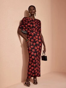 JIAN LASALA Gaun Capelet Lengan Panjang Motif Bunga Hitam dan Merah dengan Detail Kerut untuk Liburan yang Elegan - Merah dan hitam - View 6