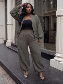 Slaydiva Plus Size 2 Pieces Tracksuit Set, Grey Plus Size Puff Sleeve Cropped Bomber Jacket & High Waist Wide Leg Cargo Pants Fall - Grey - View 8