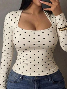 Dazy Plus 大尺碼女款彈性修身時尚波點方領短袖百搭休閒白色T恤，春夏秋季 - 杏色 - 查看 1