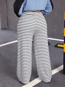 Slaydiva Plus Size Women's Striped Patchwork Casual Everyday Denim Jeans - Blue and White - View 4