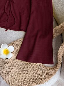 SHEIN 青少年女孩休閒純色寬鬆繫帶喇叭袖上衣，適合度假、返校、教師日常穿著與外出，「老錢風」度假長袖上衣（酒紅色/度假風/秋季風），繫帶上衣、酒紅色上衣、酒紅色襯衫、V領上衣、長袖襯衫 - 酒紅色 - 查看 4
