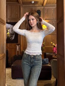 Sweetina Atasan Wanita Model Off-Shoulder dengan Bahan Velvet-Feel Lace, Pita Warna Kontras, dan Dapat Dibalik, Pas Badan - Putih - View 5