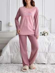 SHEIN طقم بيجامة كاجوال بلون وردي سادة مع تطريز "Eat Sleep Repeat" ولوحة مخملية ونسيج مضلع - وردي - مشاهدة 3
