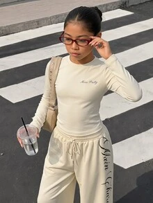 SHEIN 青少年女孩字母印花圓領長袖T恤與寬腿褲休閒2件套 - 杏色 - 查看 1