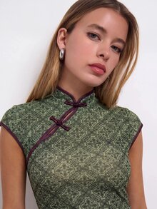 Nöista Top de manga corta, cuello alto estilo chino, con abertura diagonal. - Verde Oliva - Ver 6