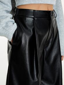 ATUI Studio Elevating Basics Bottoms, Black Loose Fit Straight Leg Capris, Minimalism Modern Effortless Chic, Party Daily Halloween Fall&Winter - Black - View 2